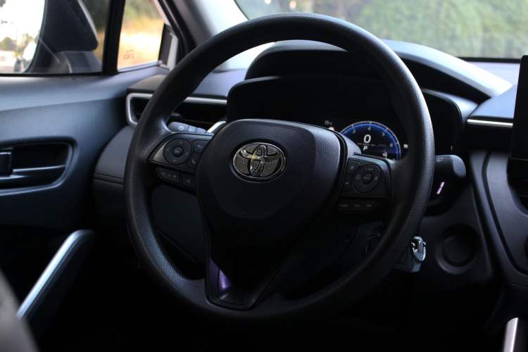 Used Toyota Corolla Cross 2023 2.0L Pioneer Edition Interior 8