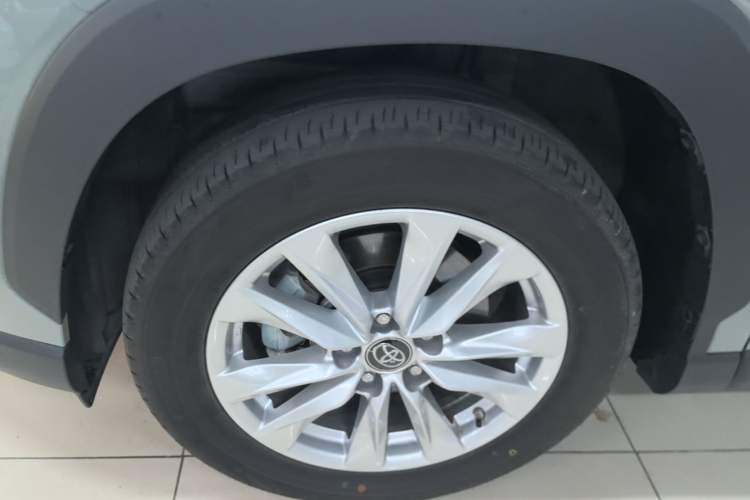 Used Toyota Corolla Cross 2023 2.0L Elite Edition Left Front Wheel Hub