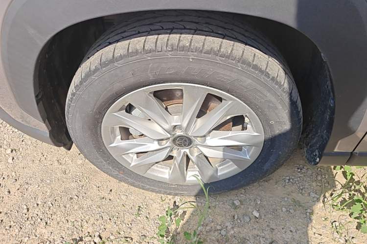 Used Toyota Corolla Cross 2023 2.0L Pioneer Edition Left Front Wheel Hub