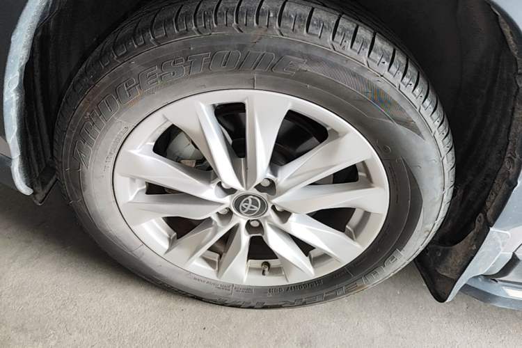 Used Toyota Corolla Cross 2023 2.0L Elite Edition Left Front Wheel Hub