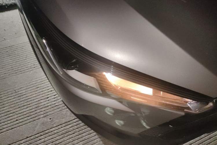 Used Toyota Corolla Cross 2023 2.0L Pioneer Edition Right Front Headlight
