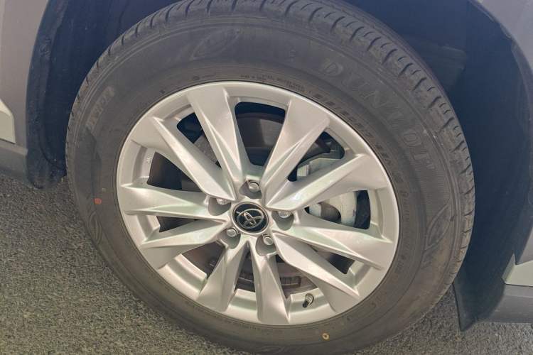 Used Toyota Corolla Cross 2023 Dual-Motor 2.0L Elite Edition Right Front Wheel Hub