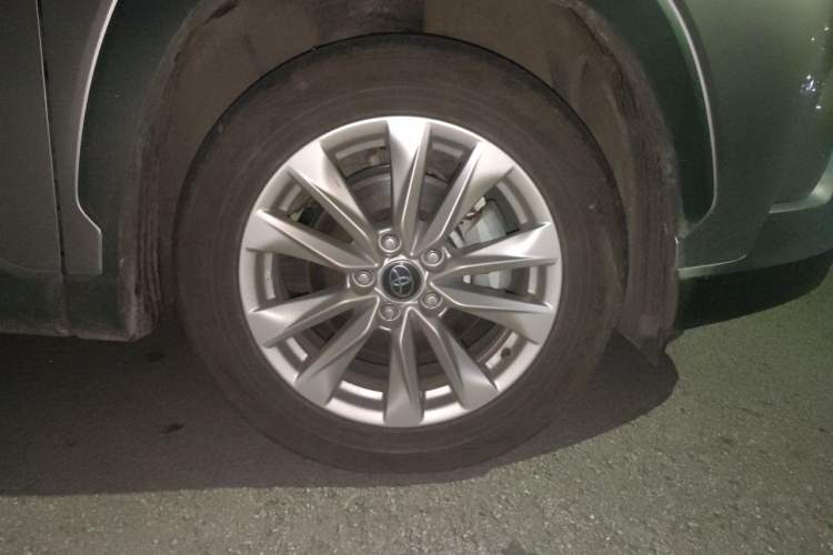Used Toyota Corolla Cross 2023 2.0L Pioneer Edition Right Front Wheel Hub