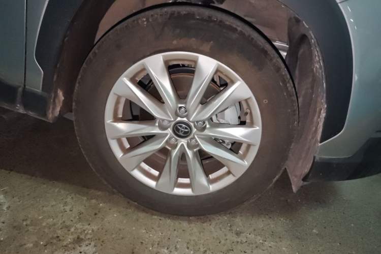 Used Toyota Corolla Cross 2023 2.0L Pioneer Edition Right Front Wheel Hub