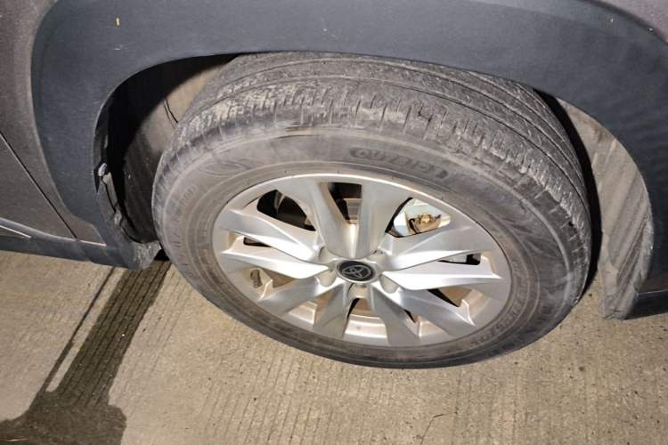 Used Toyota Corolla Cross 2023 2.0L Elite Edition Right Front Wheel Hub