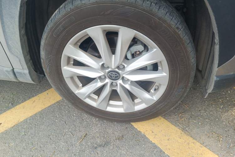 Used Toyota Corolla Cross 2023 2.0L Pioneer Edition Right Front Wheel Hub