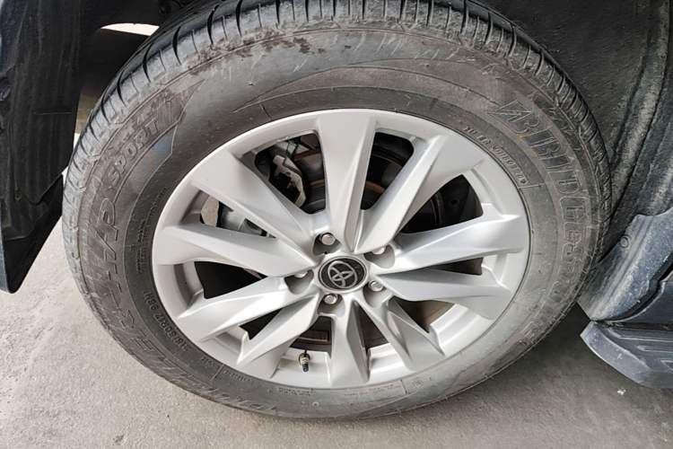 Used Toyota Corolla Cross 2023 2.0L Elite Edition Right Rear Wheel Hub