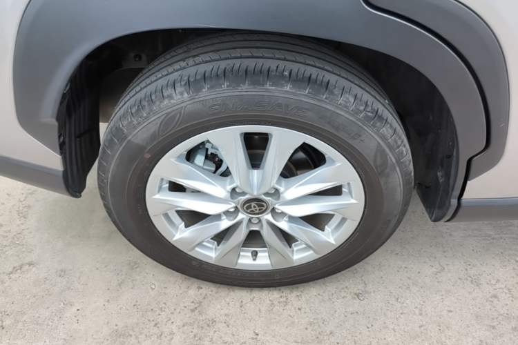 Used Toyota Corolla Cross 2023 2.0L Pioneer Edition Right Rear Wheel Hub