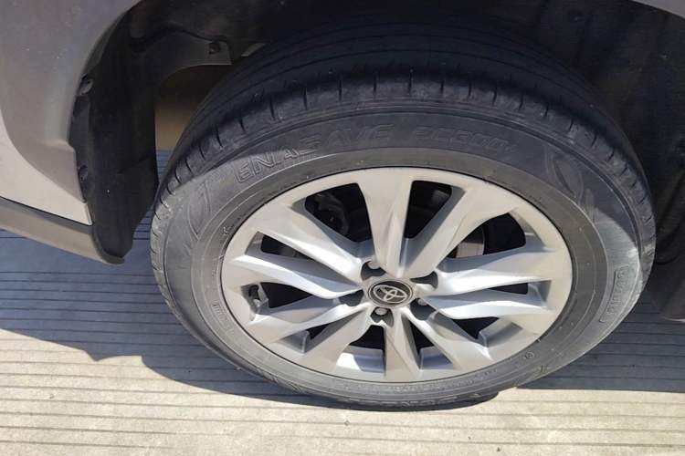Used Toyota Corolla Cross 2023 2.0L Pioneer Edition Right Rear Wheel Hub