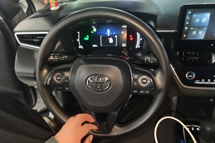 Used Toyota Corolla Cross 2023 Dual-Motor 2.0L Pioneer Edition Steering Wheel