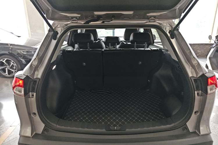 Used Toyota Corolla Cross 2023 Dual-Motor 2.0L Pioneer Edition Trunk