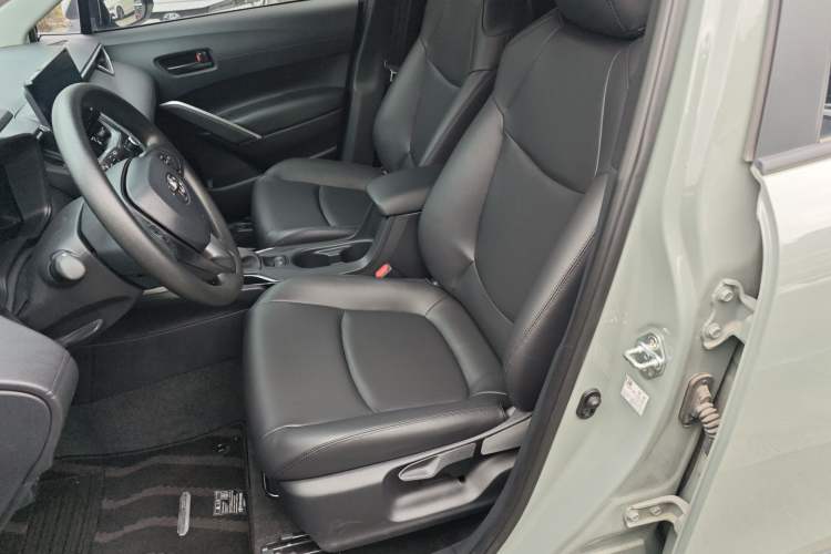 Used Toyota Corolla Cross 2023 2.0L Elite Edition Left Front Seat