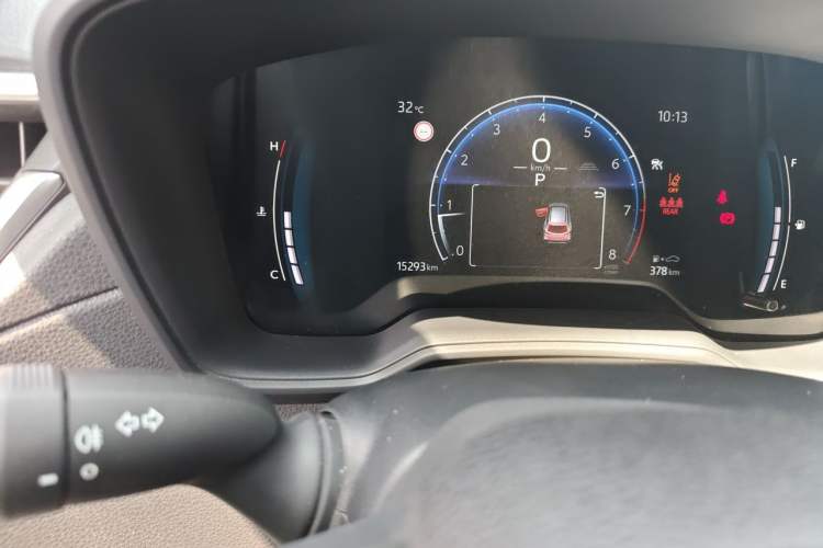 Used Toyota Corolla Cross 2023 2.0L Elite Edition Odometer Close Up