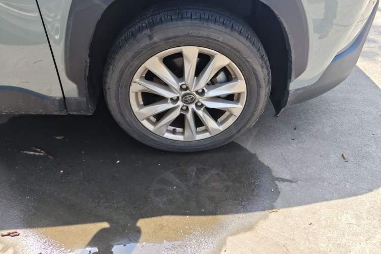 Used Toyota Corolla Cross 2023 2.0L Elite Edition Right Front Wheel Hub