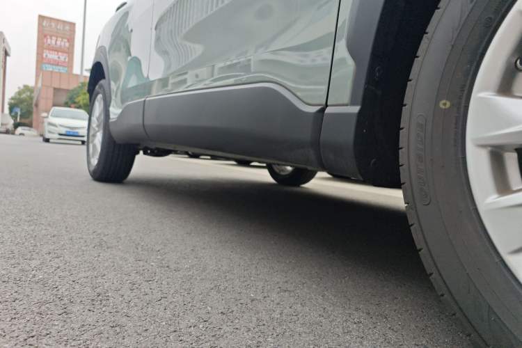 Used Toyota Corolla Cross 2023 2.0L Elite Edition Right Side Sill