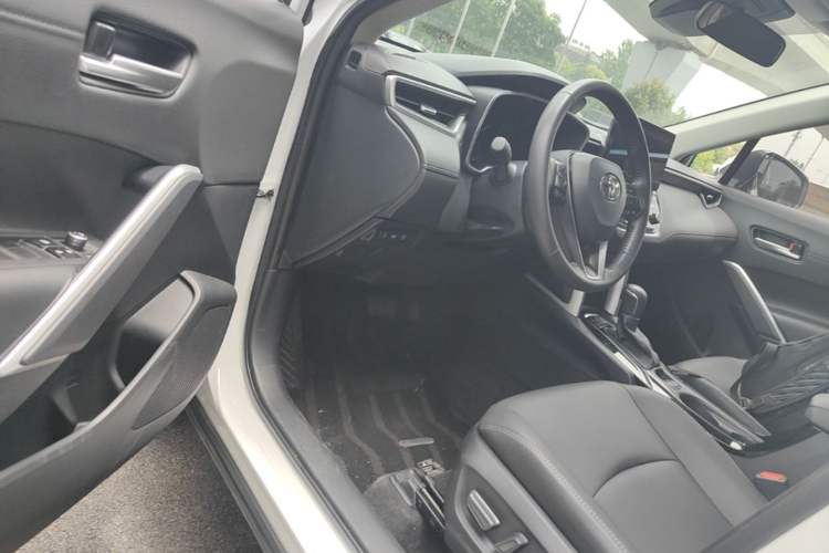 Used Toyota Corolla Cross 2023 2.0L Deluxe Edition Driver Seat