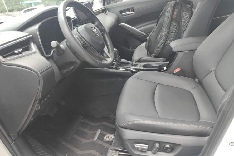 Used Toyota Corolla Cross 2023 2.0L Deluxe Edition Left Front Seat