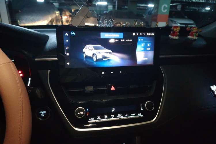 Used Toyota Corolla Cross 2023 Dual-Motor 2.0L Elite Edition Audio And AC Panel