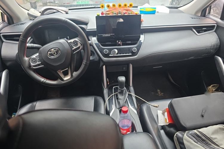 Used Toyota Corolla Cross 2023 2.0L Elite Edition Center Console
