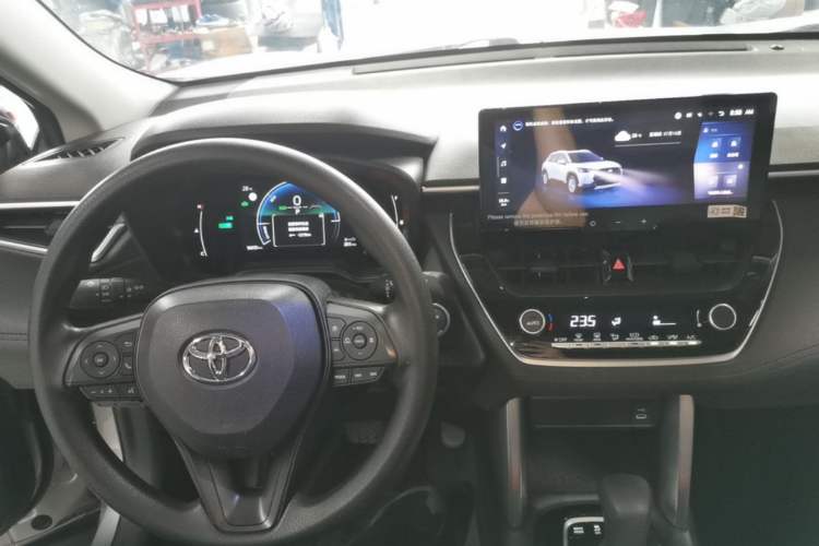 Used Toyota Corolla Cross 2023 Dual-Motor 2.0L Elite Edition Center Console
