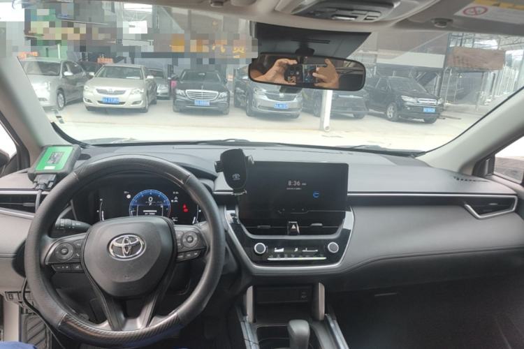 Used Toyota Corolla Cross 2023 2.0L Elite Edition Center Console