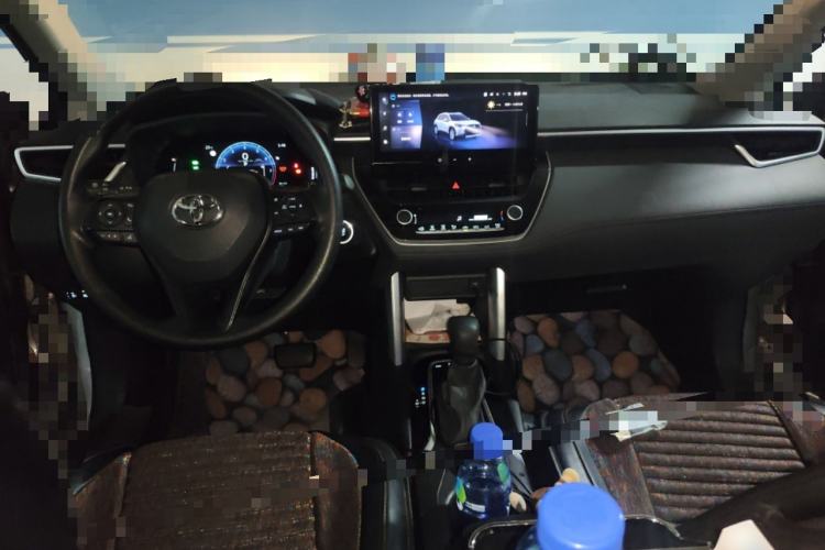 Used Toyota Corolla Cross 2023 2.0L Elite Edition Center Console