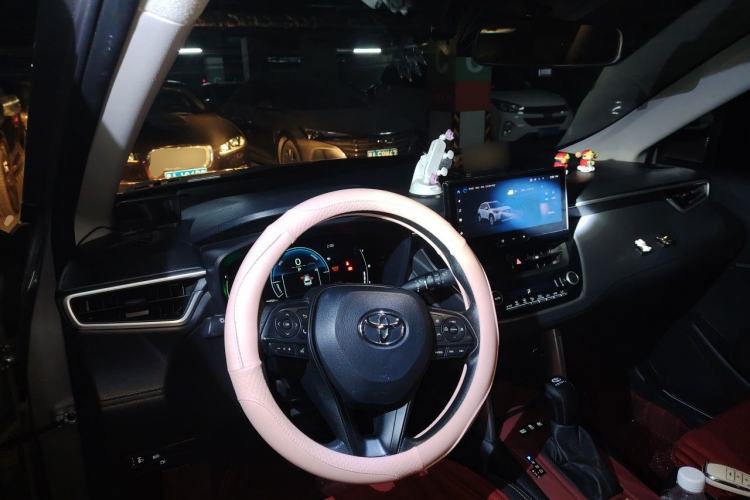 Used Toyota Corolla Cross 2023 Dual-Motor 2.0L Elite Edition Center Console
