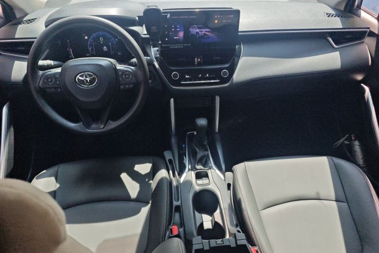 Used Toyota Corolla Cross 2023 2.0L Elite Edition Center Console