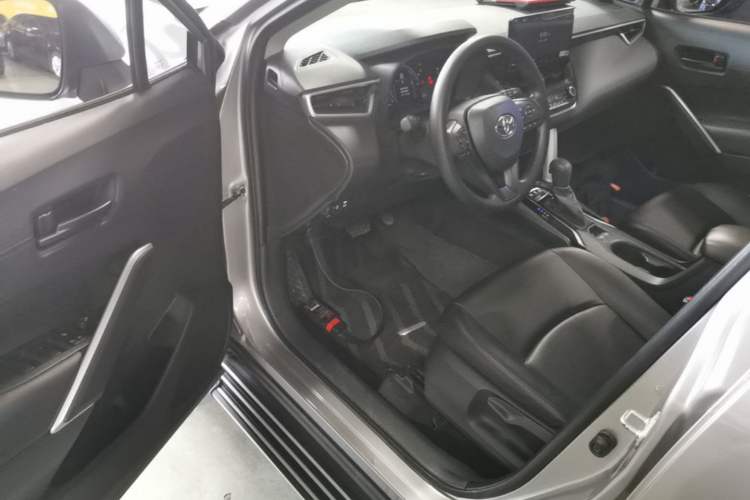 Used Toyota Corolla Cross 2023 Dual-Motor 2.0L Elite Edition Driver Seat