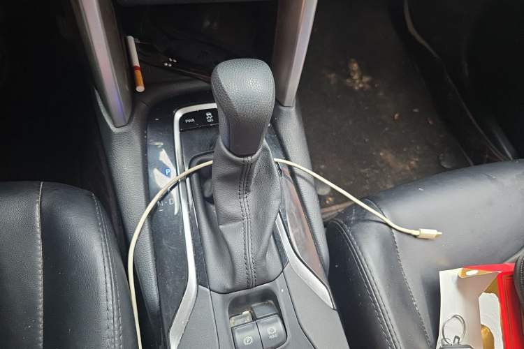 Used Toyota Corolla Cross 2023 2.0L Elite Edition Gear Lever