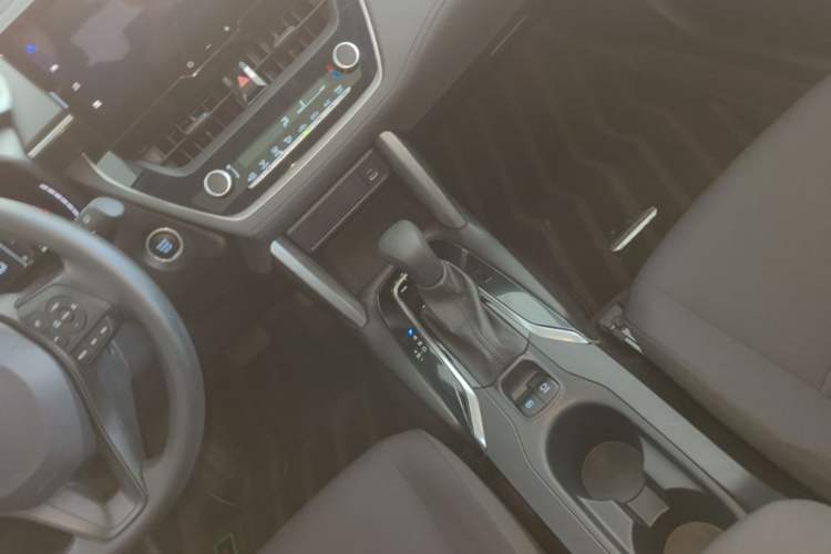 Used Toyota Corolla Cross 2023 2.0L Elite Edition Gear Lever