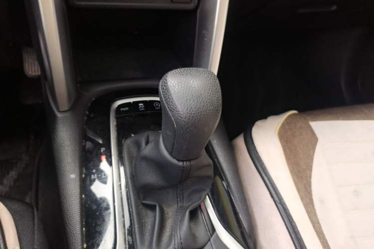 Used Toyota Corolla Cross 2023 2.0L Elite Edition Gear Lever