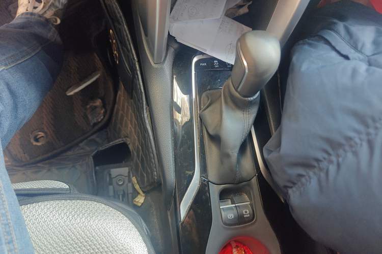 Used Toyota Corolla Cross 2023 2.0L Deluxe Edition Gear Lever