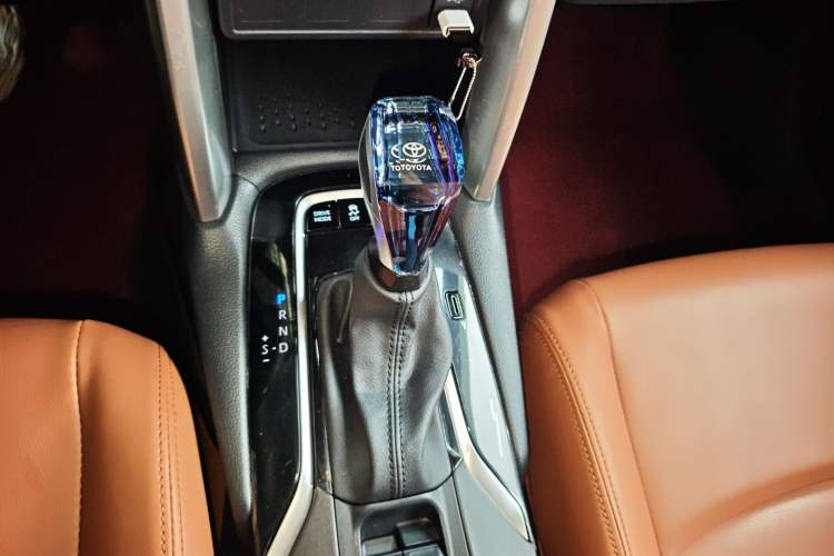 Used Toyota Corolla Cross 2023 Dual-Motor 2.0L Elite Edition Gear Lever