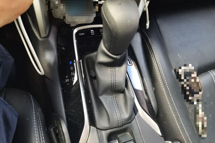 Used Toyota Corolla Cross 2023 2.0L Elite Edition Gear Lever