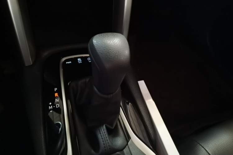 Used Toyota Corolla Cross 2023 2.0L Elite Edition Gear Lever