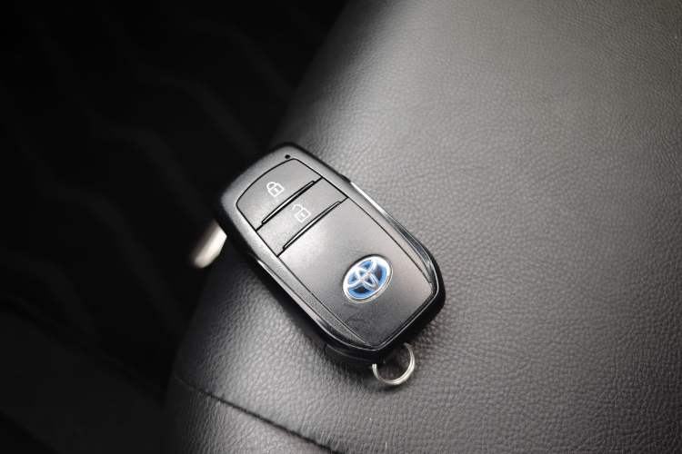Used Toyota Corolla Cross 2023 Dual-Motor 2.0L Elite Edition Interior 12