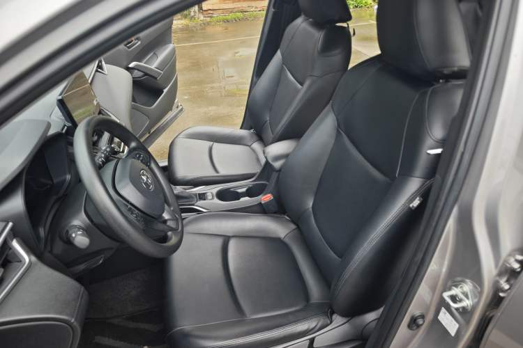 Used Toyota Corolla Cross 2023 Dual-Motor 2.0L Elite Edition Interior 2
