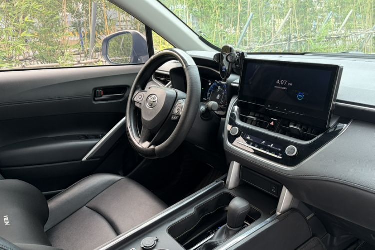 Used Toyota Corolla Cross 2023 2.0L Elite Edition Interior 2