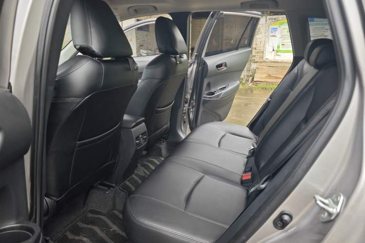 Used Toyota Corolla Cross 2023 Dual-Motor 2.0L Elite Edition Interior 3