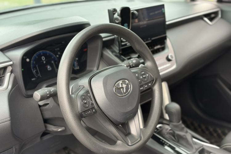 Used Toyota Corolla Cross 2023 2.0L Elite Edition Interior 5