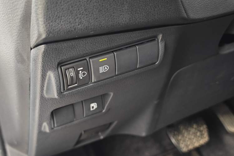 Used Toyota Corolla Cross 2023 Dual-Motor 2.0L Elite Edition Interior 6