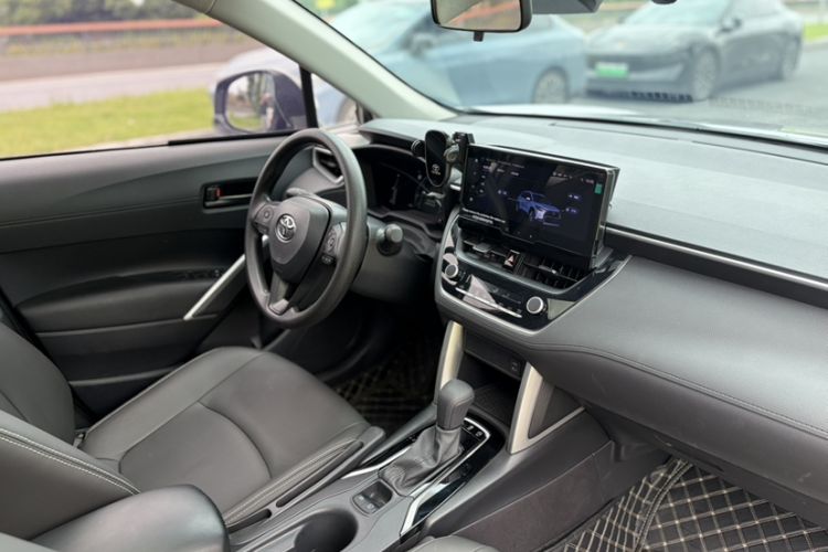 Used Toyota Corolla Cross 2023 2.0L Elite Edition Interior 6