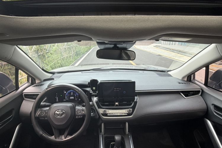Used Toyota Corolla Cross 2023 2.0L Elite Edition Interior 7