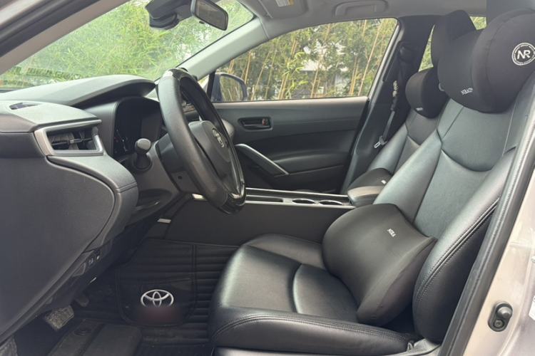 Used Toyota Corolla Cross 2023 2.0L Elite Edition Interior 9