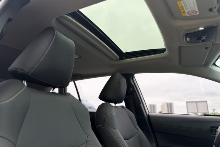 Used Toyota Corolla Cross 2023 2.0L Elite Edition Interior 9