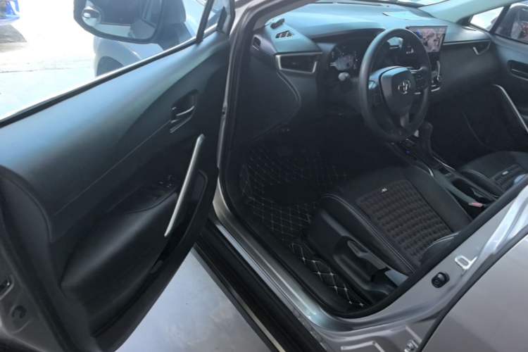 Used Toyota Corolla Cross 2023 2.0L Elite Edition Left Front Seat