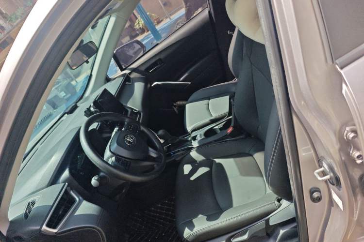 Used Toyota Corolla Cross 2023 2.0L Elite Edition Left Front Seat