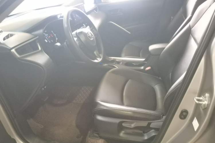 Used Toyota Corolla Cross 2023 2.0L Elite Edition Left Front Seat