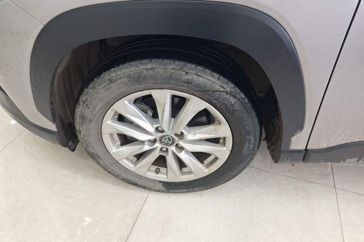 Used Toyota Corolla Cross 2023 2.0L Pioneer Edition Left Front Wheel Hub